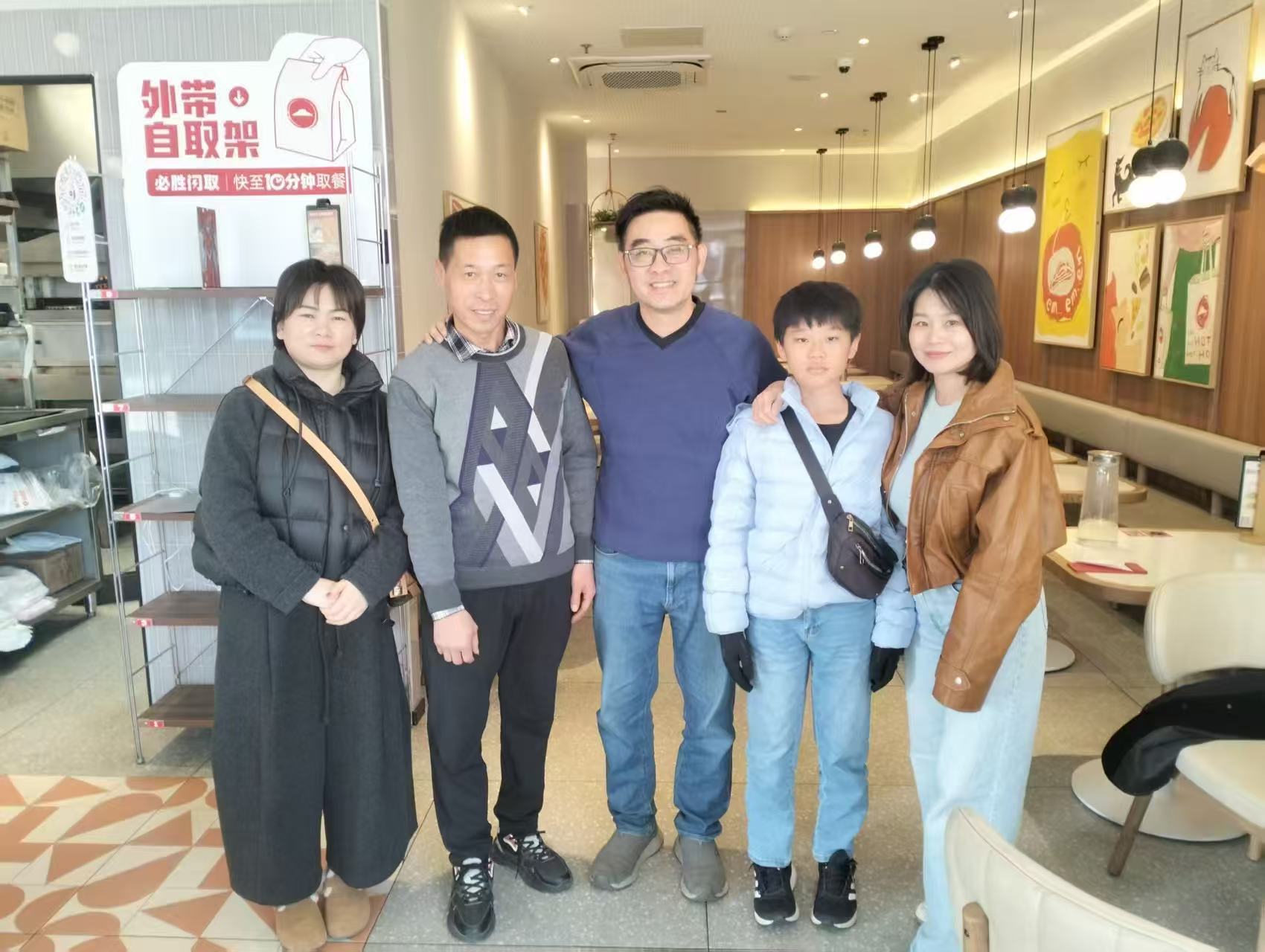 Blog perusahaan terbaru tentang Klien Malaysia Mengunjungi Pabrik Kami untuk Memeriksa Mesin Pembuat Gabion Servo CNC Terbaru