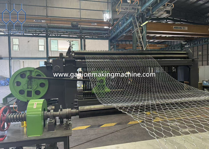 Blog perusahaan terbaru tentang Galvanized Wire vs PVC-Coated Wire: What Should Buyers Check Before Selecting a Gabion Machine?
