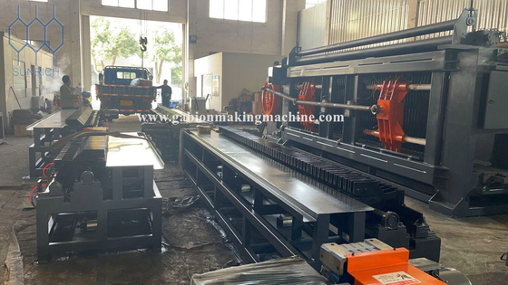 Beli Kekuatan tarik 350-550N/Mm2 Gabion Produksi Line Dengan 60X80-80X100MM Ukuran Mesh Dan PLC Control System pembuatan online